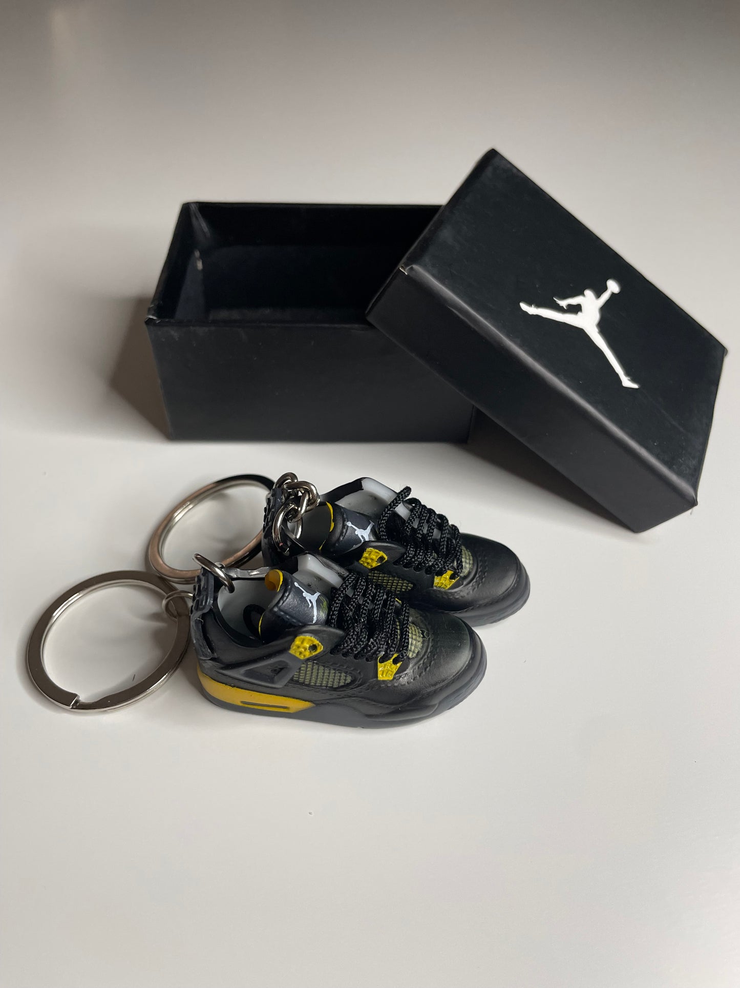 Portachiavi Mini Sneaker Jordan 4 ‘Yellow Thunder’